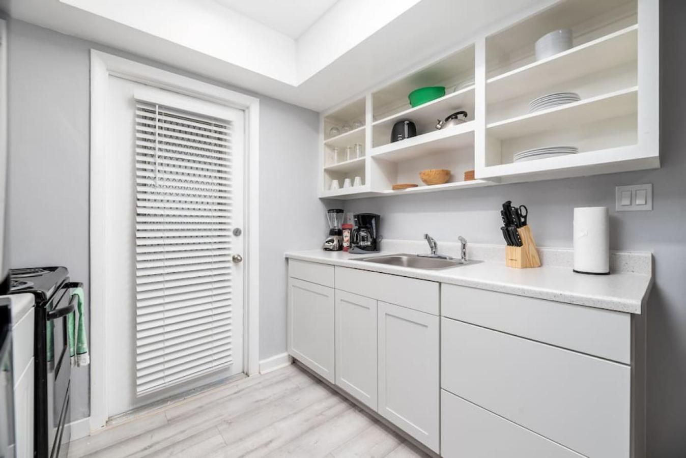 Short Walk to Wilton Drive Apt2