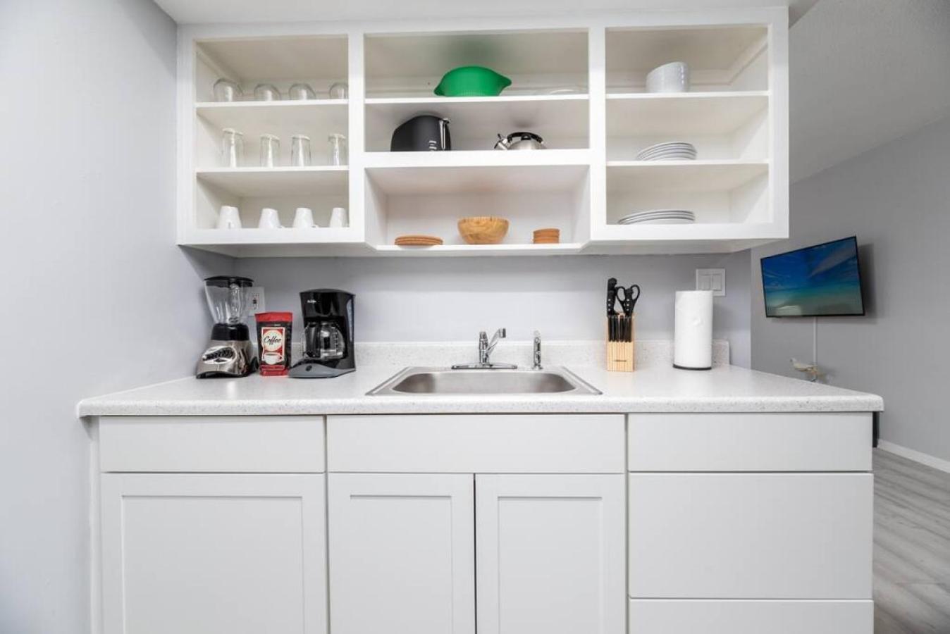 Short Walk to Wilton Drive Apt2