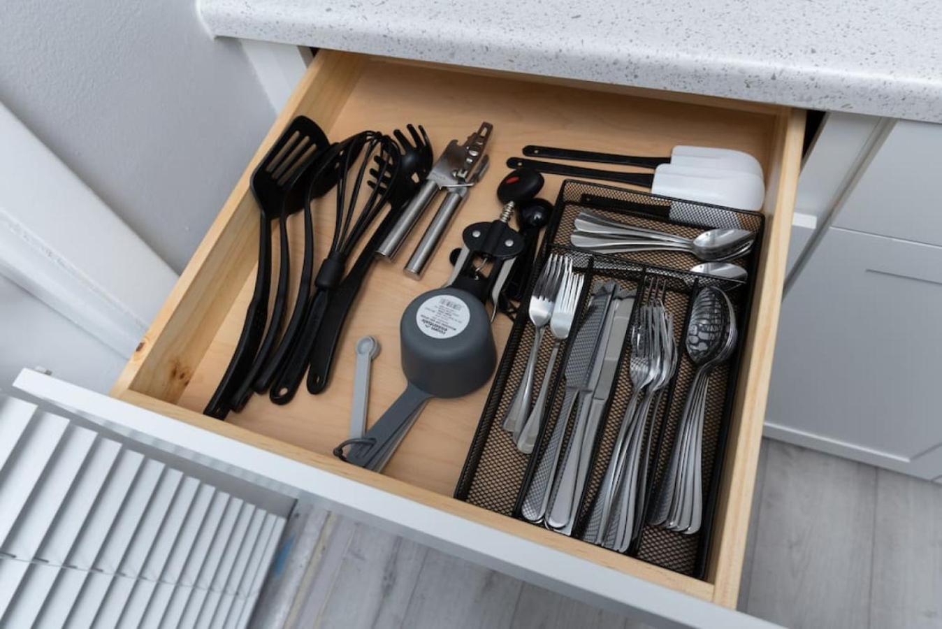 Short Walk to Wilton Drive Apt2