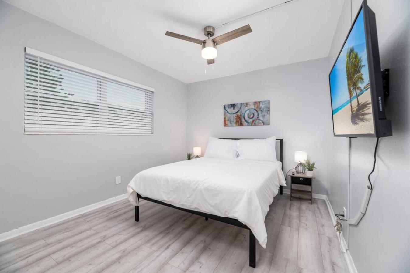 Short Walk to Wilton Drive Apt4