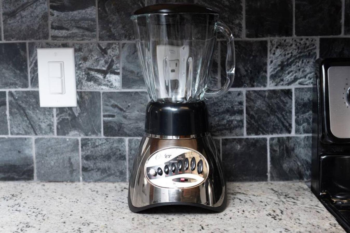 Short Walk to Wilton Drive Apt4