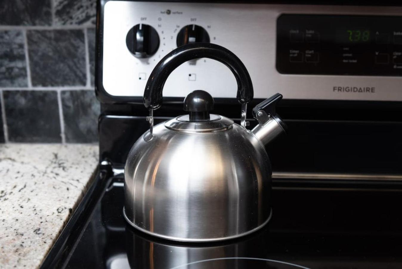 Short Walk to Wilton Drive Apt4