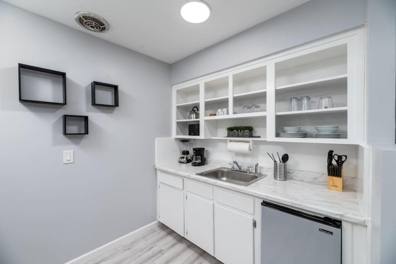 Just Off Wilton Drive Apt 2