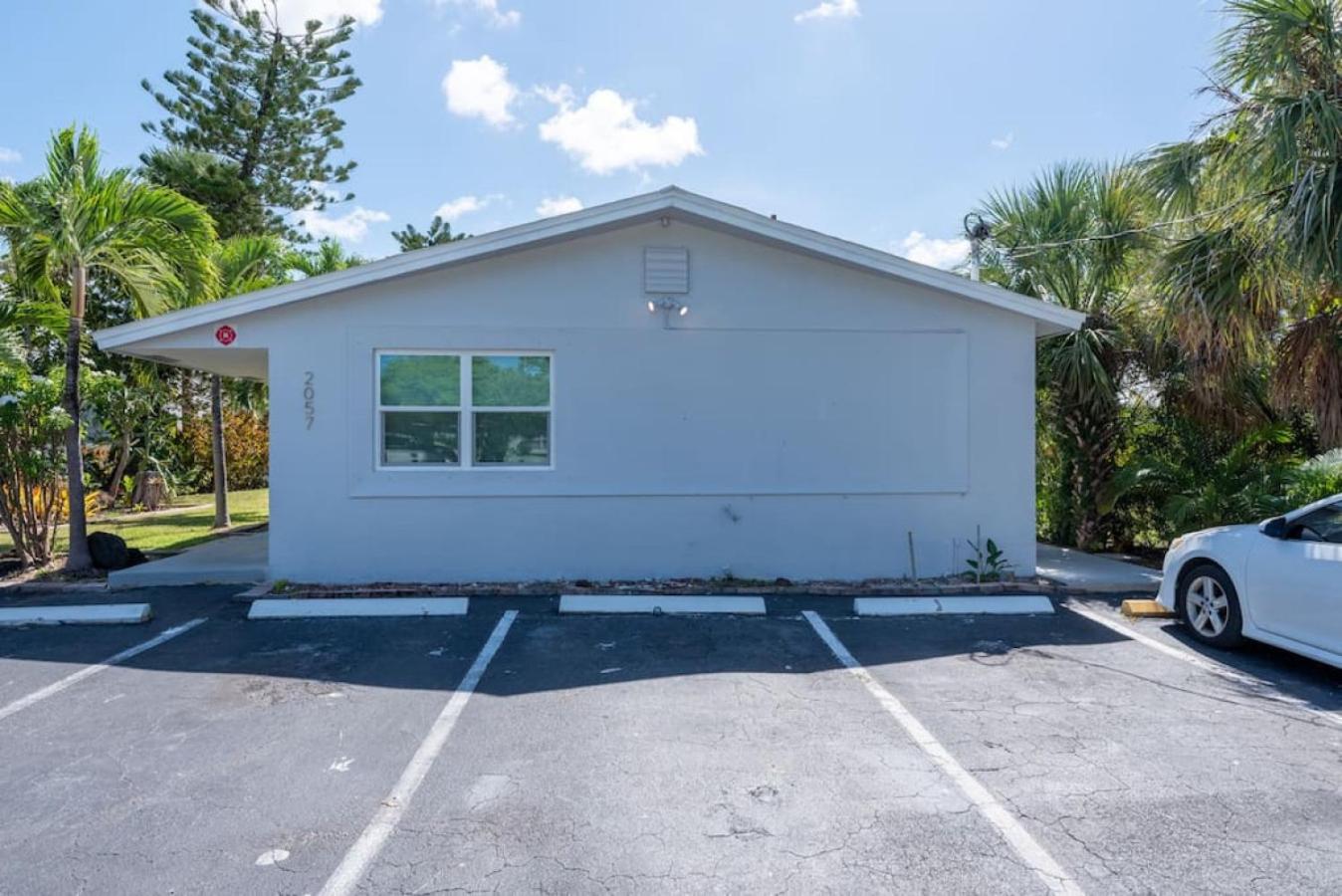 Just Off Wilton Drive Apt 8