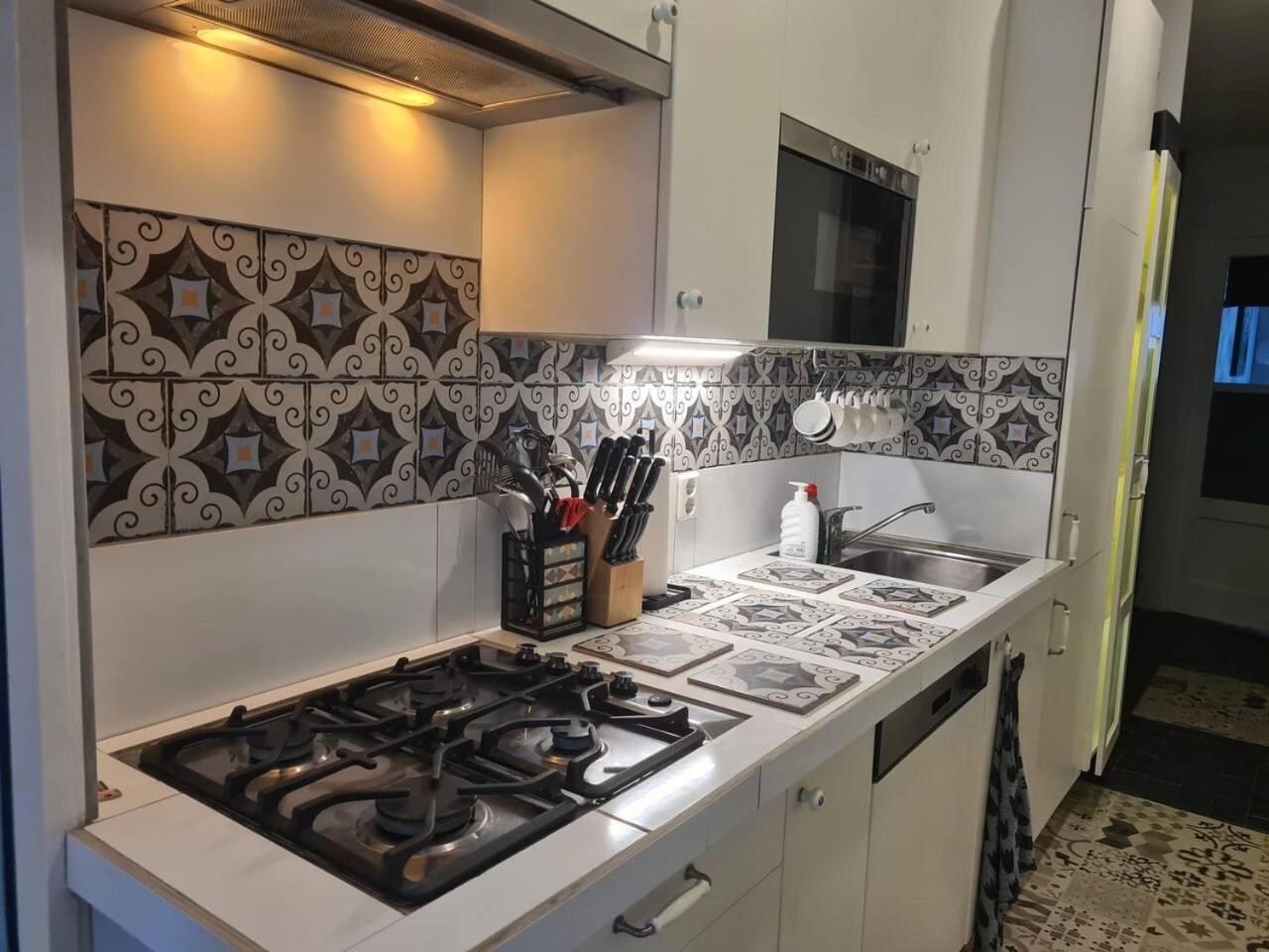 Nice 2 double Bed in sunny House in Amsterdam west