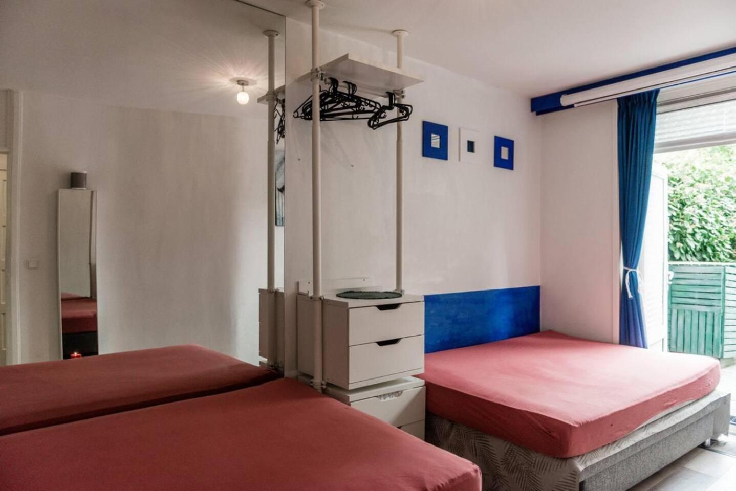 Nice 2 double Bed in sunny House in Amsterdam west