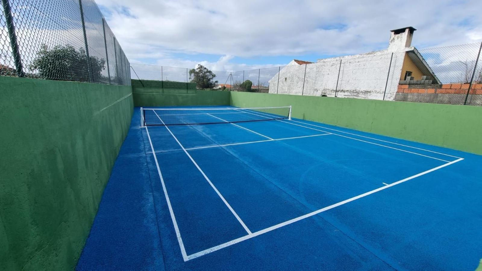 Tennis court