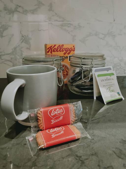 High Street, 2 bed, newly refurb