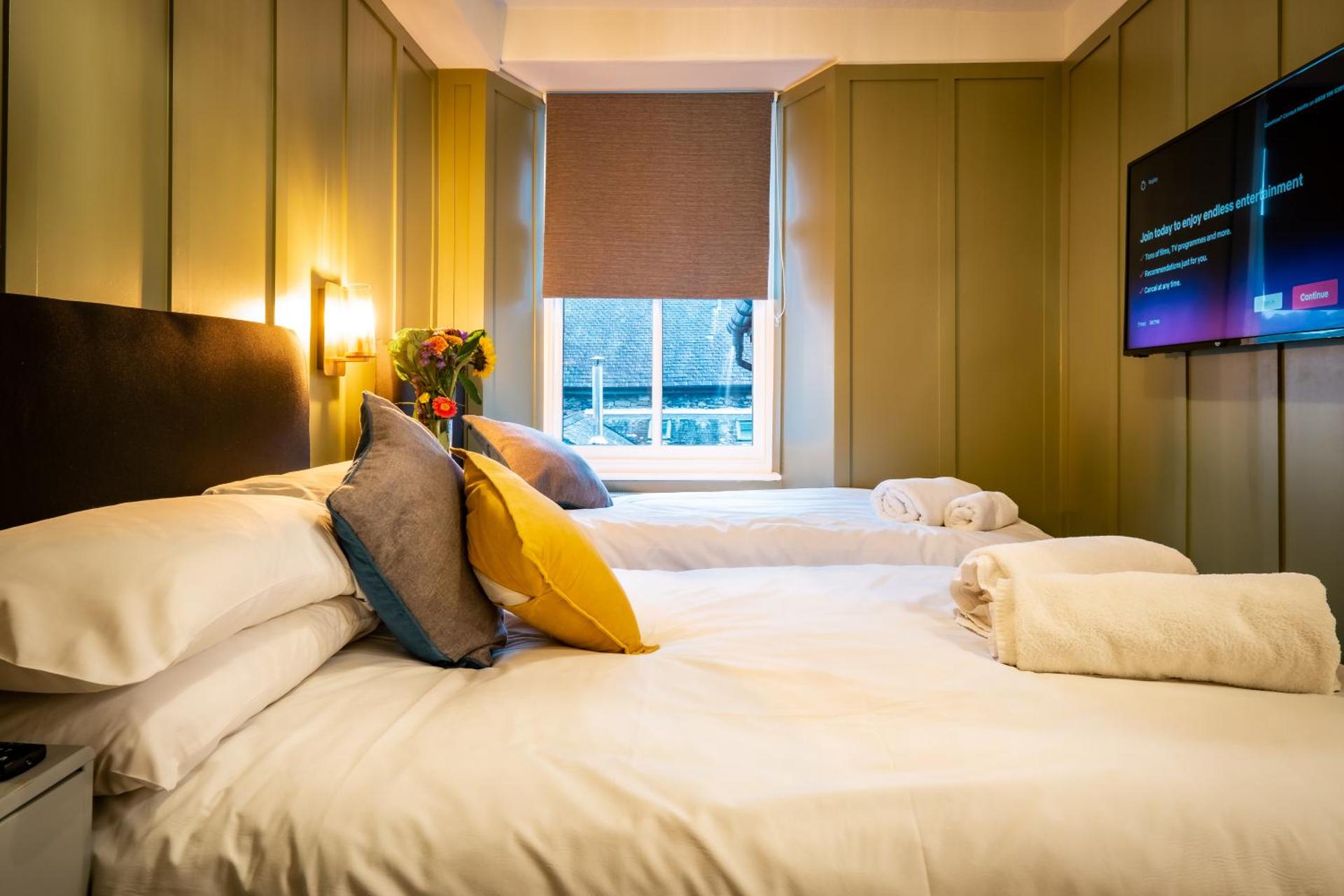 Twin Room with Private Bathroom