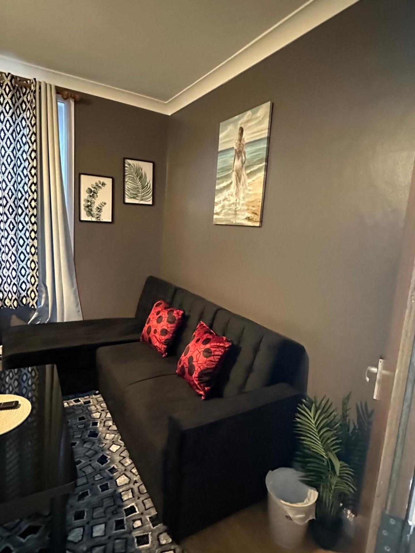 Beautiful Studio Apartment No4 Forest Road