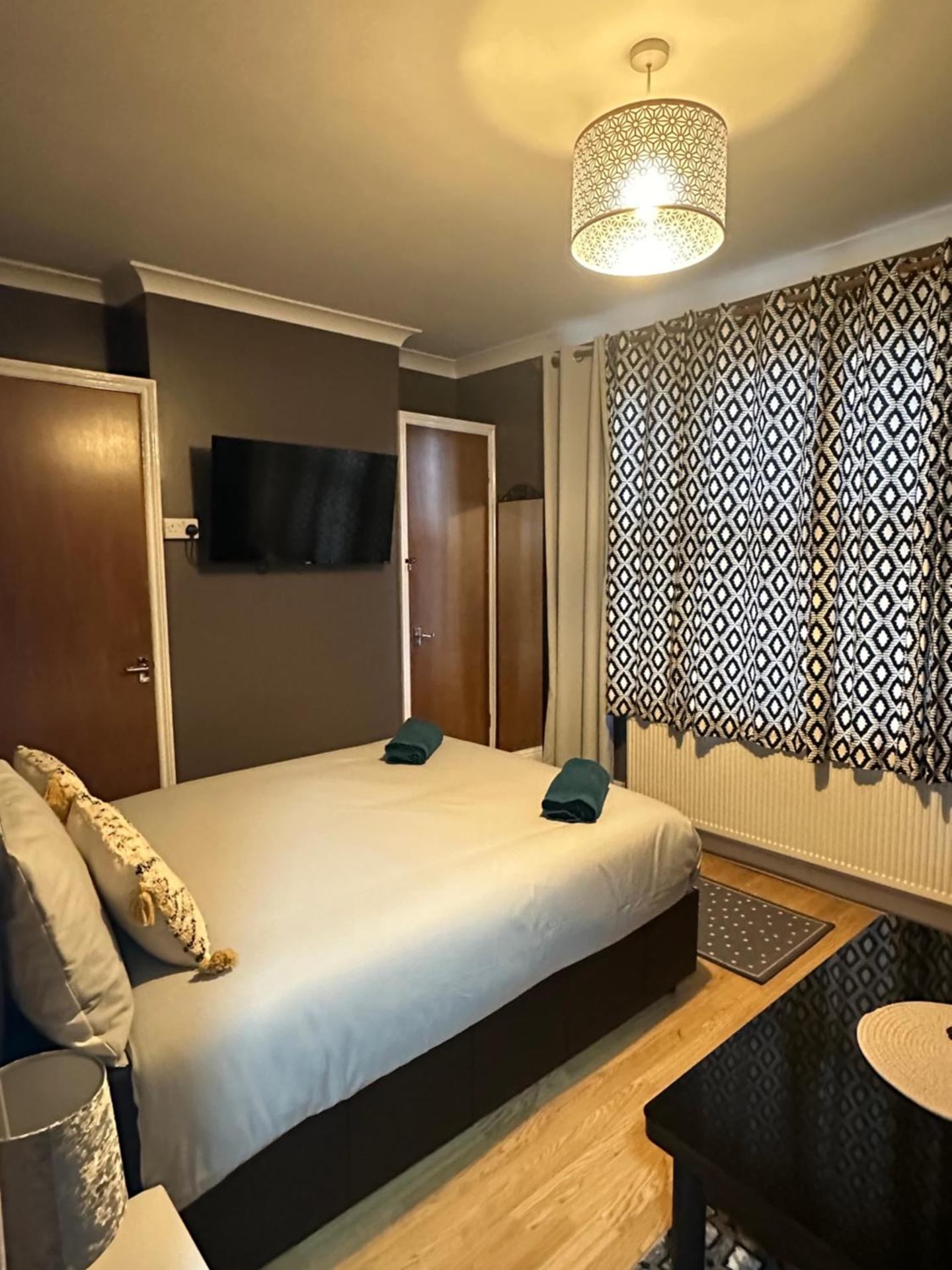 Beautiful Studio Apartment No4 Forest Road