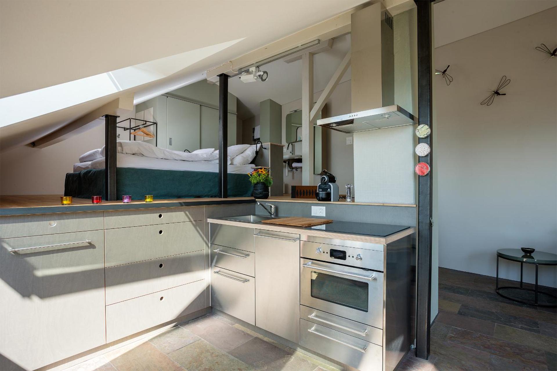 Kitchen or kitchenette