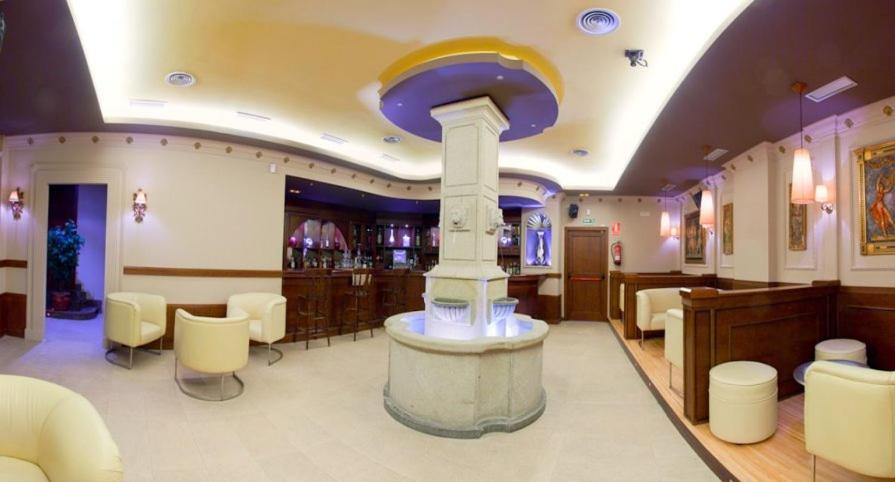 Lounge or bar