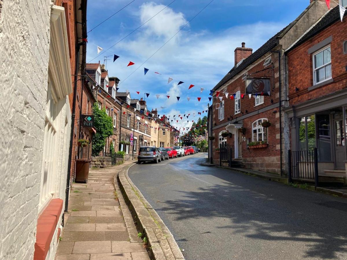 Honeysuckle Cottage -PART OF ALTON COTTAGES
