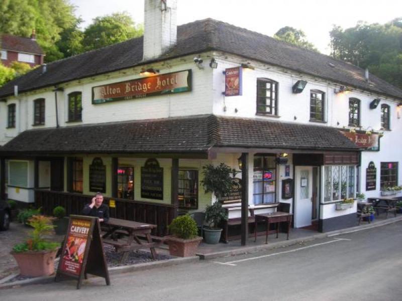 Honeysuckle Cottage -PART OF ALTON COTTAGES