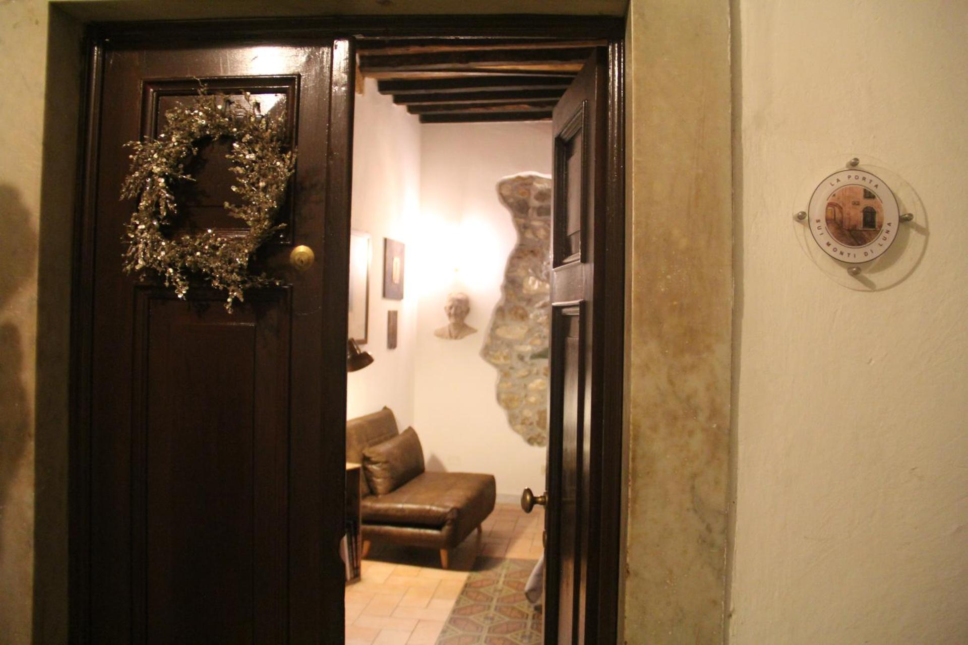 La Porta sui Monti di Luna