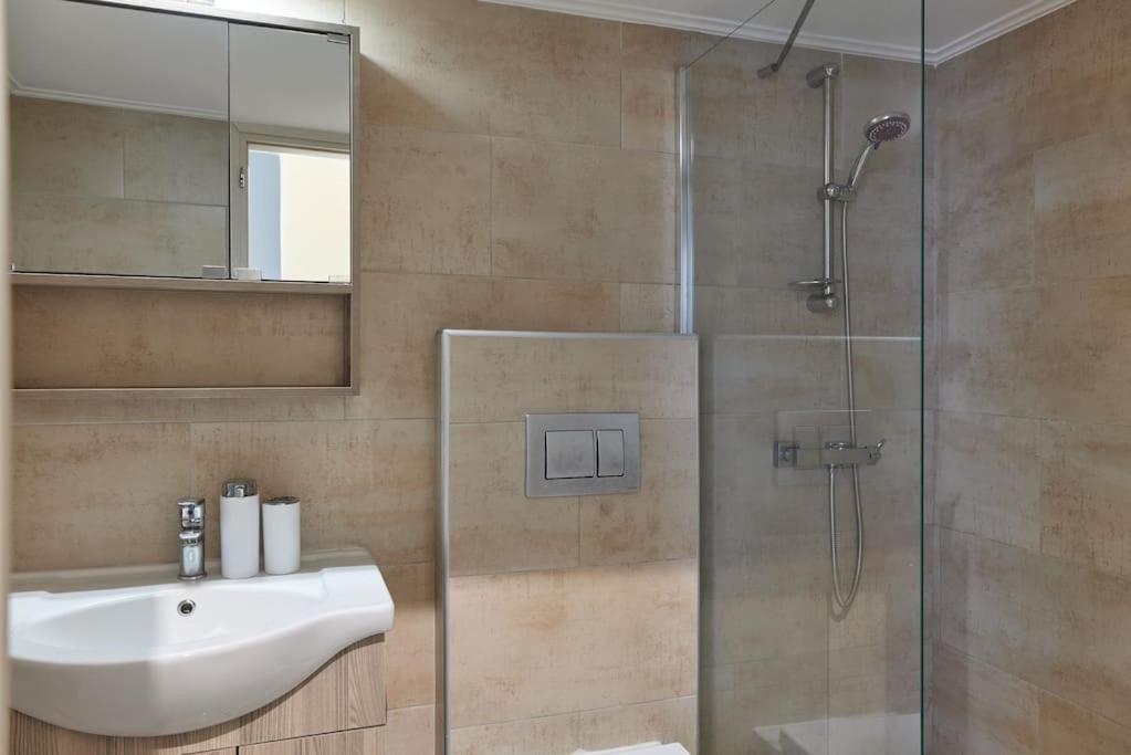 lux central Athens apartment