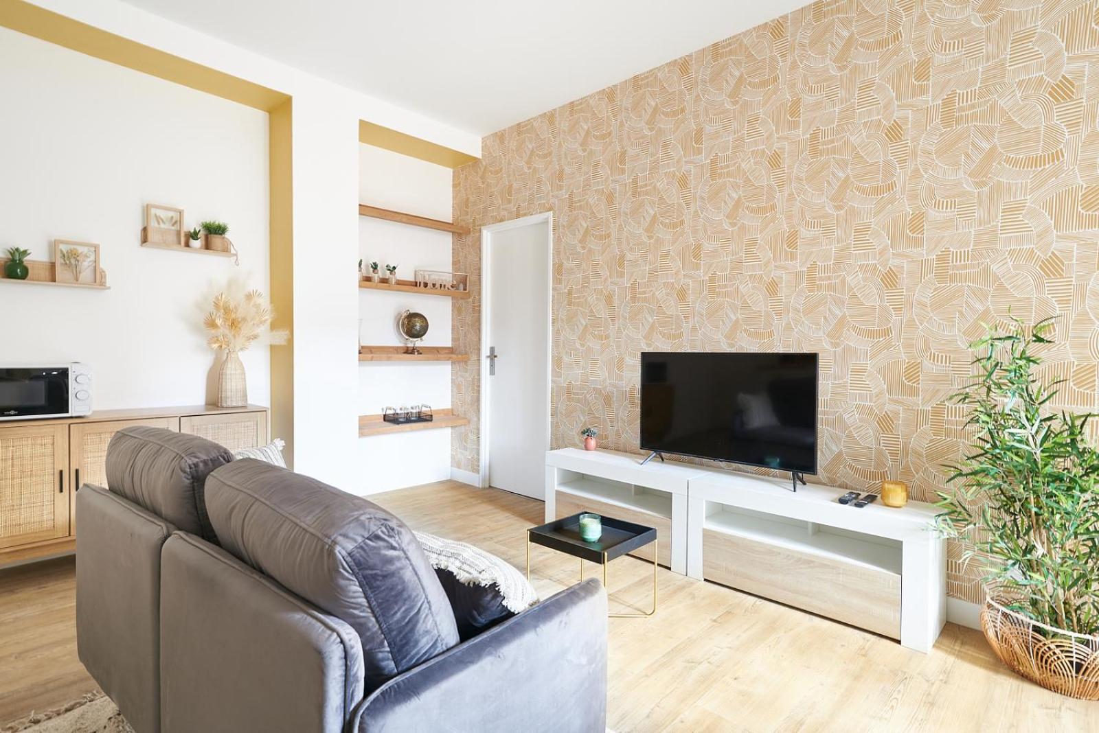 Communal lounge/ TV room