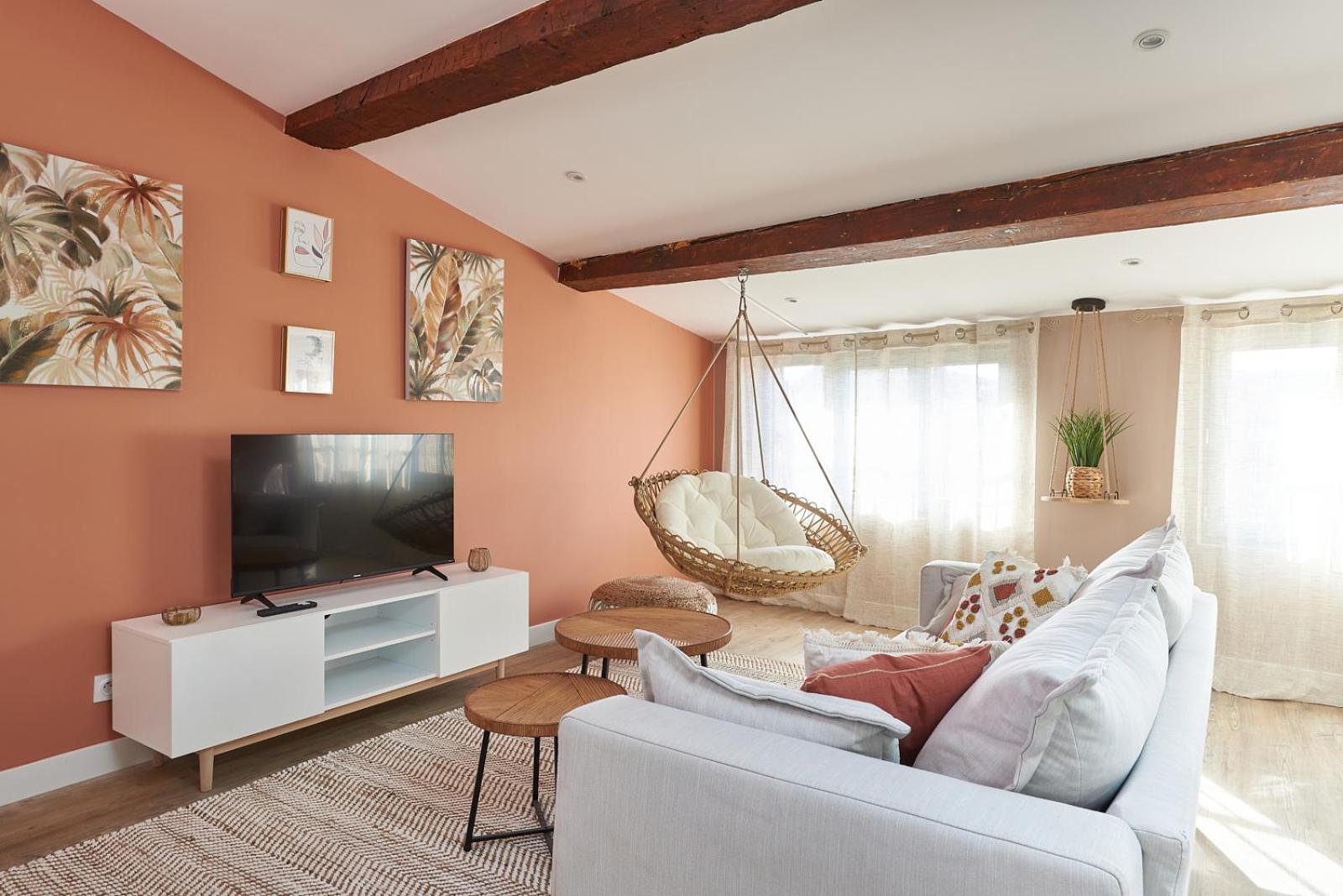 Communal lounge/ TV room