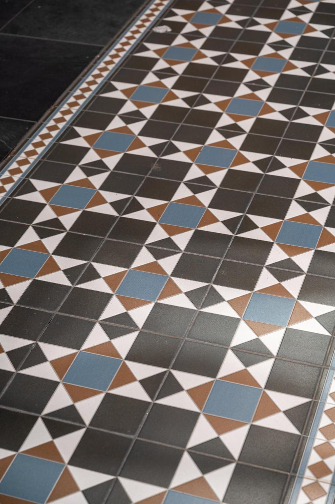 Bifolds, enclosed garden. Southport character home