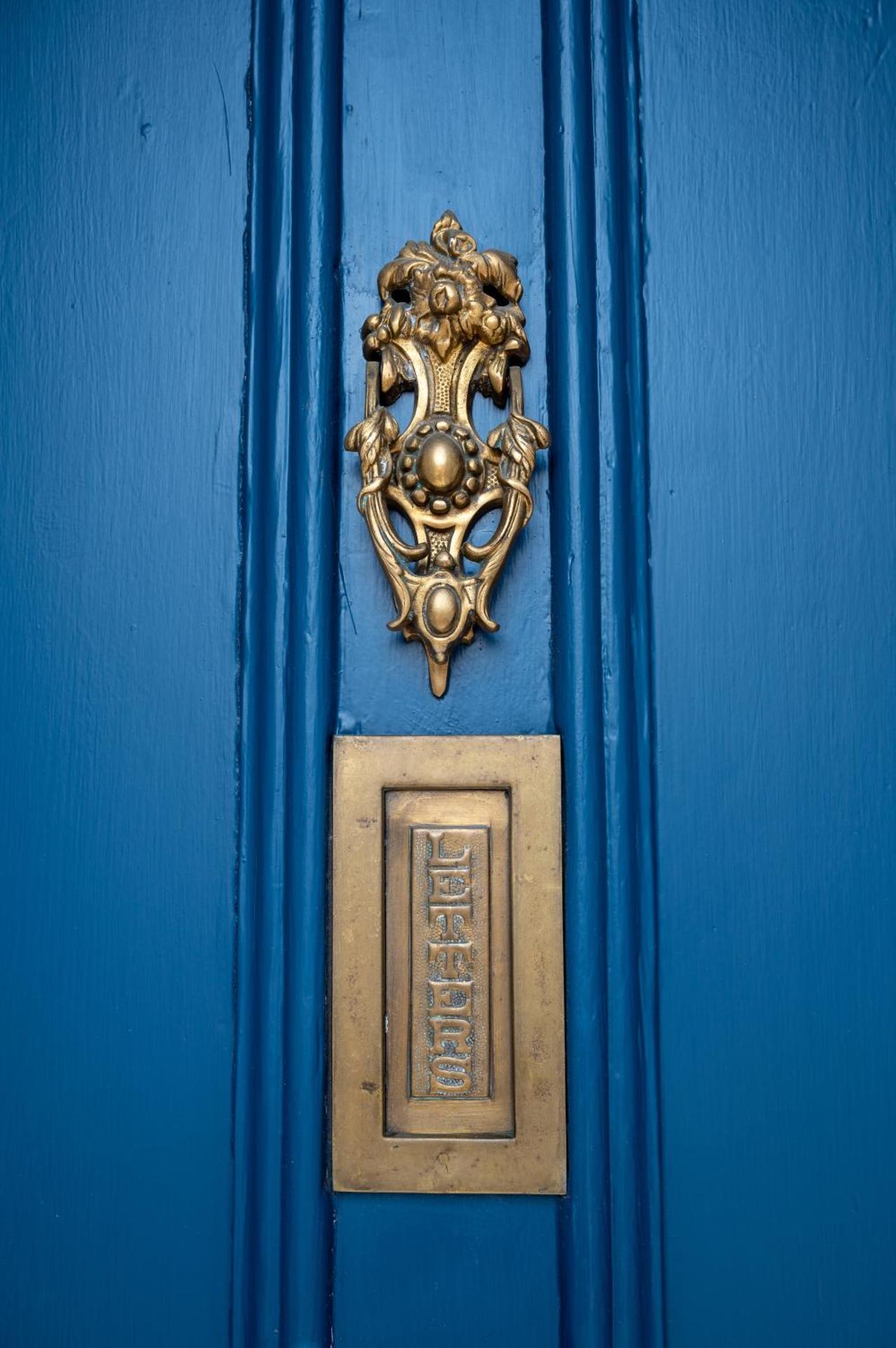Bifolds, enclosed garden. Southport character home
