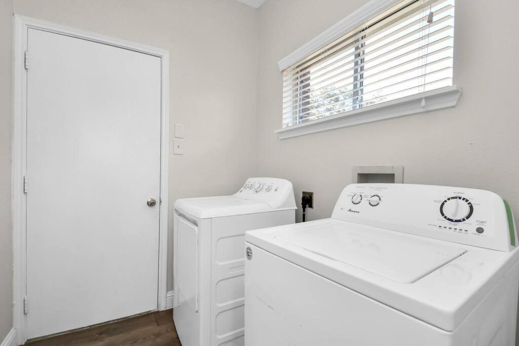 Tranquil 4-BR Oasis With Pool & Backyard Bliss!