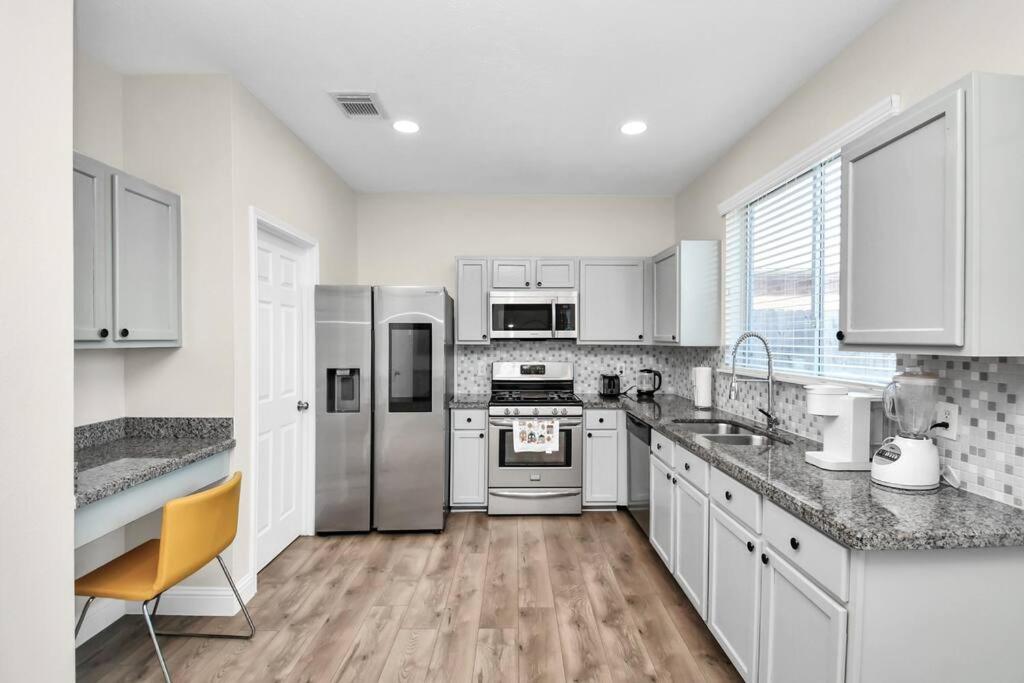 Tranquil 4-BR Oasis With Pool & Backyard Bliss!