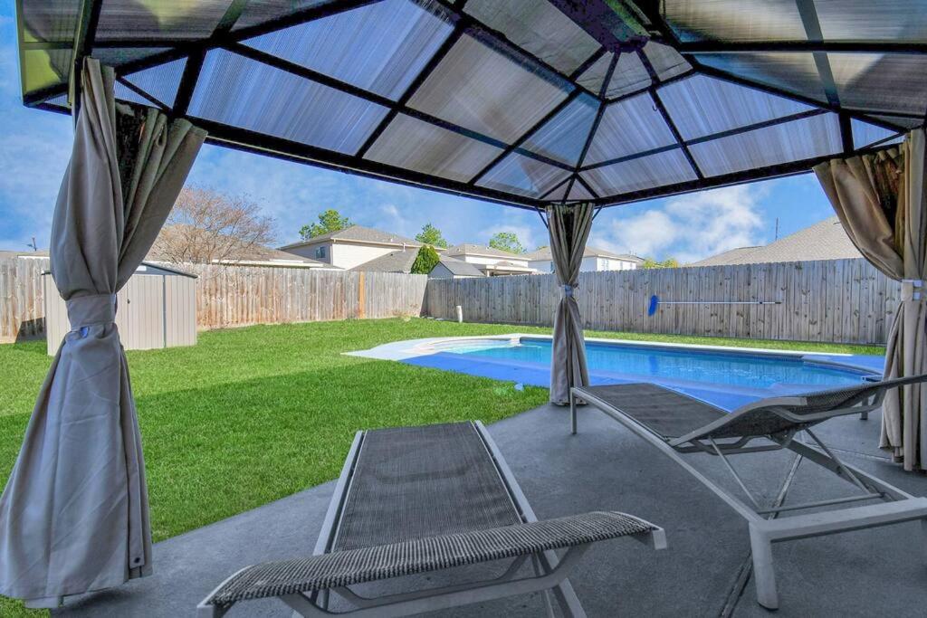 Tranquil 4-BR Oasis With Pool & Backyard Bliss!