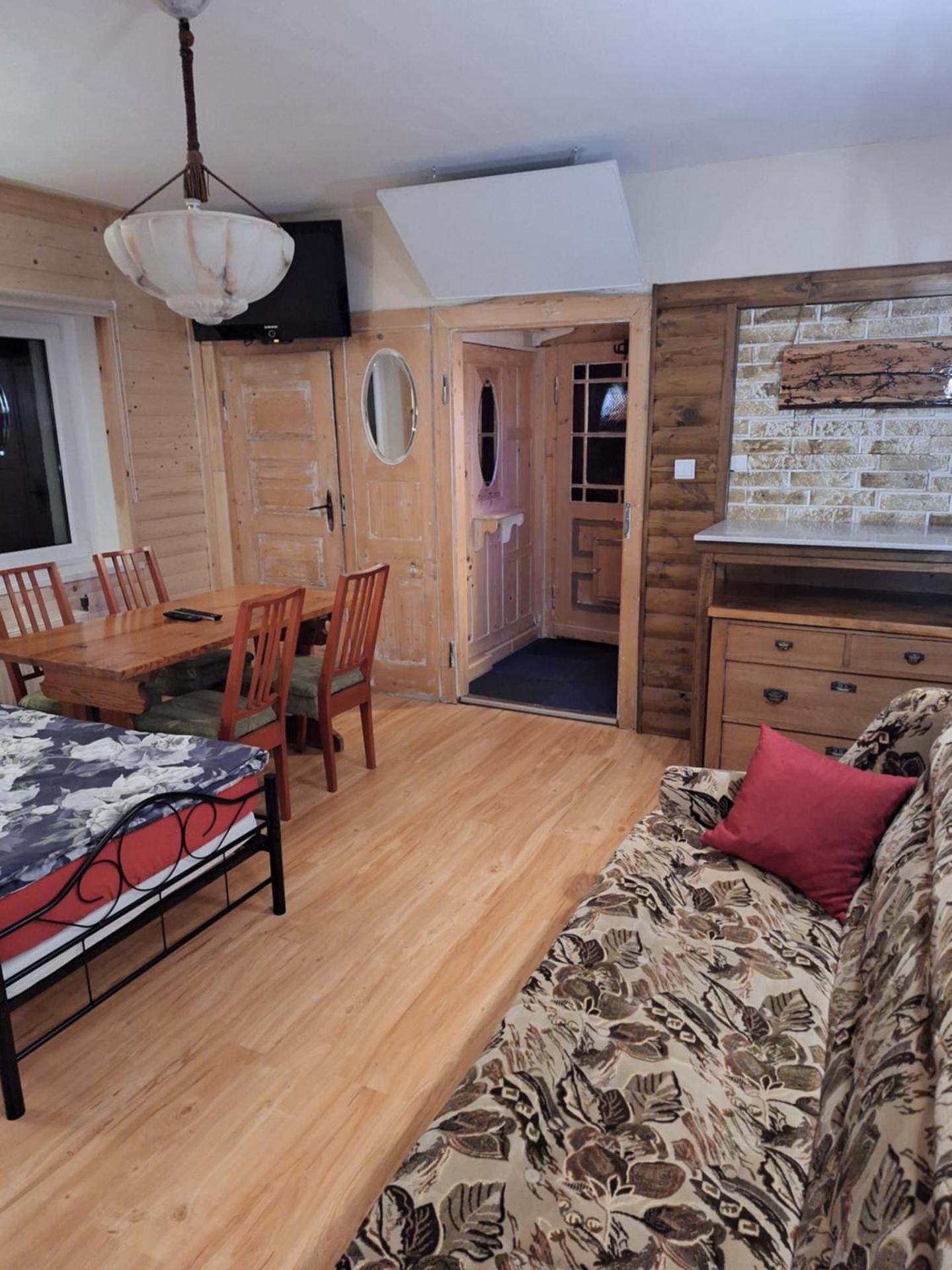 Quadruple Room with Private Bathroom