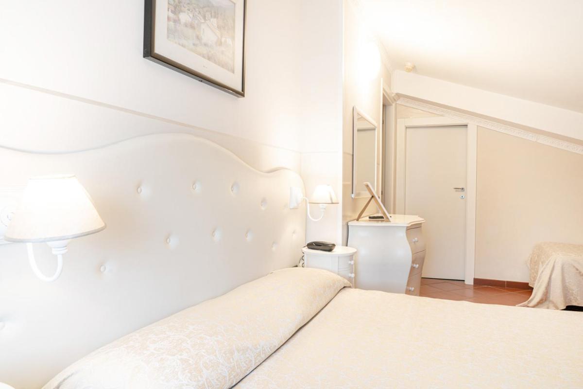 Neljän hengen huone