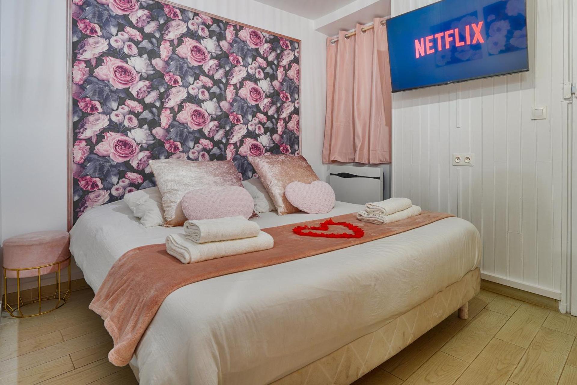 La Vie en Rose / Jacuzzi