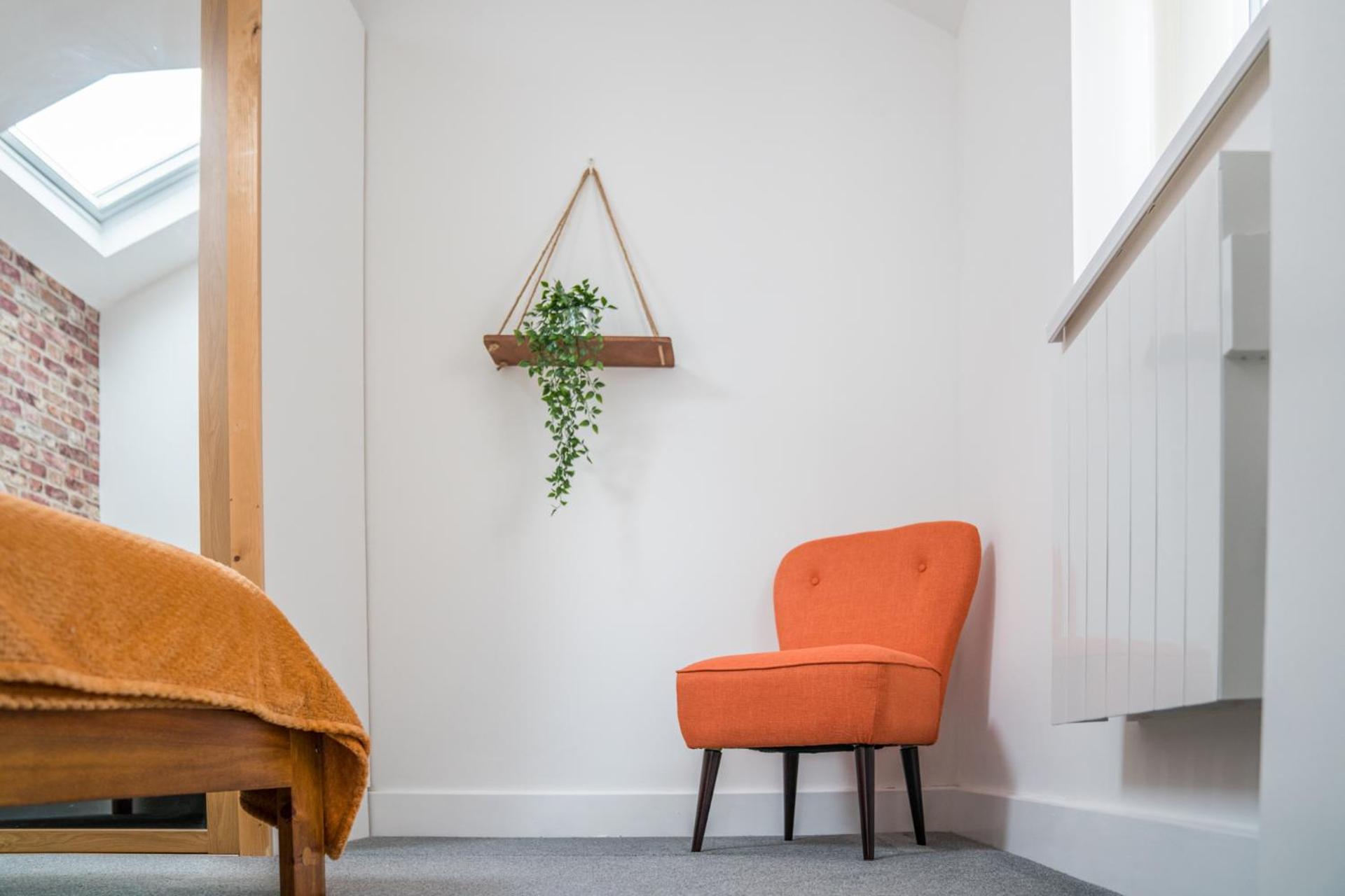 Detached Coach House near Principality Stadium in Cardiff