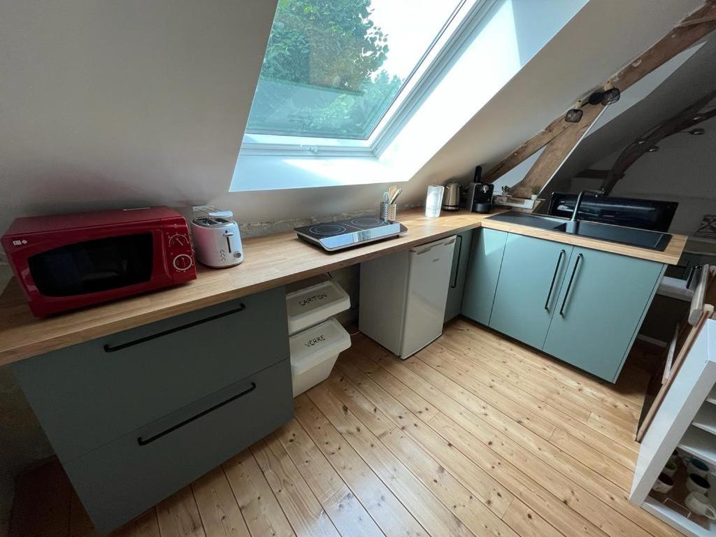 Kitchen or kitchenette