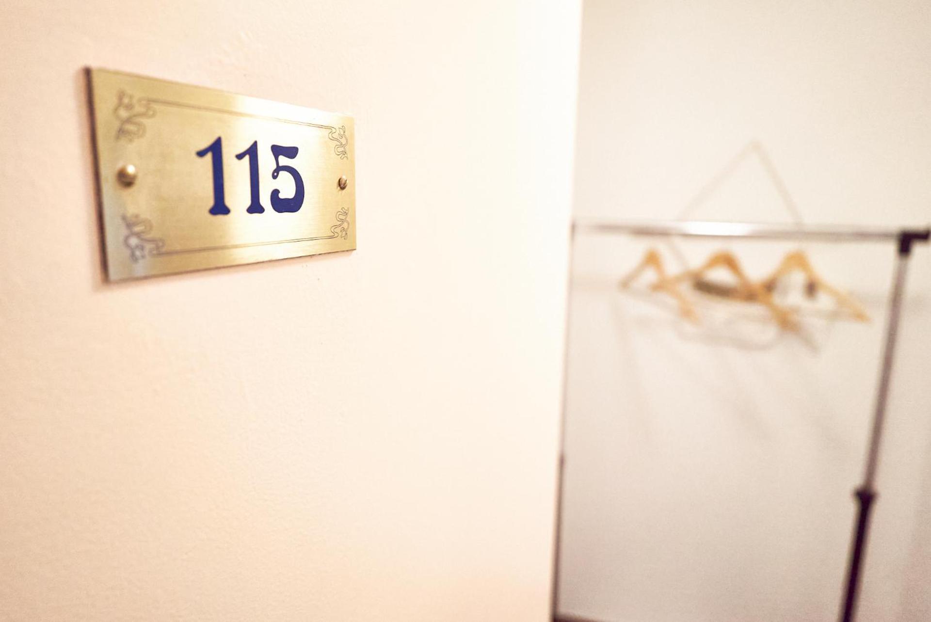 Family room by Interlaken Parking