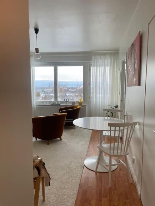 Top floor apt with stunning view