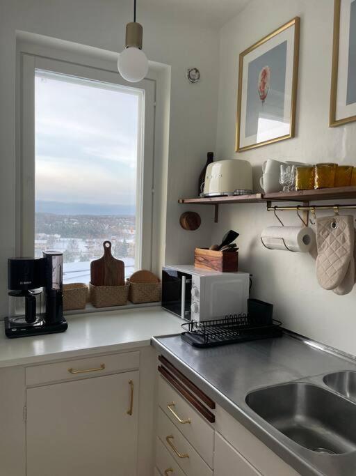 Top floor apt with stunning view