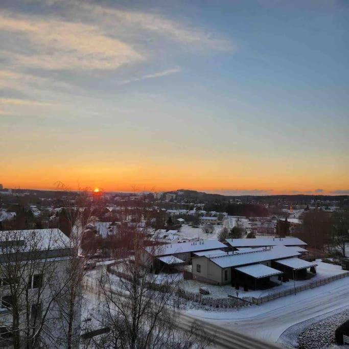 Top floor apt with stunning view