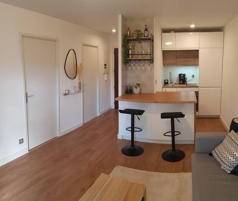 Résidence avec Parking et piscine - Proche airport