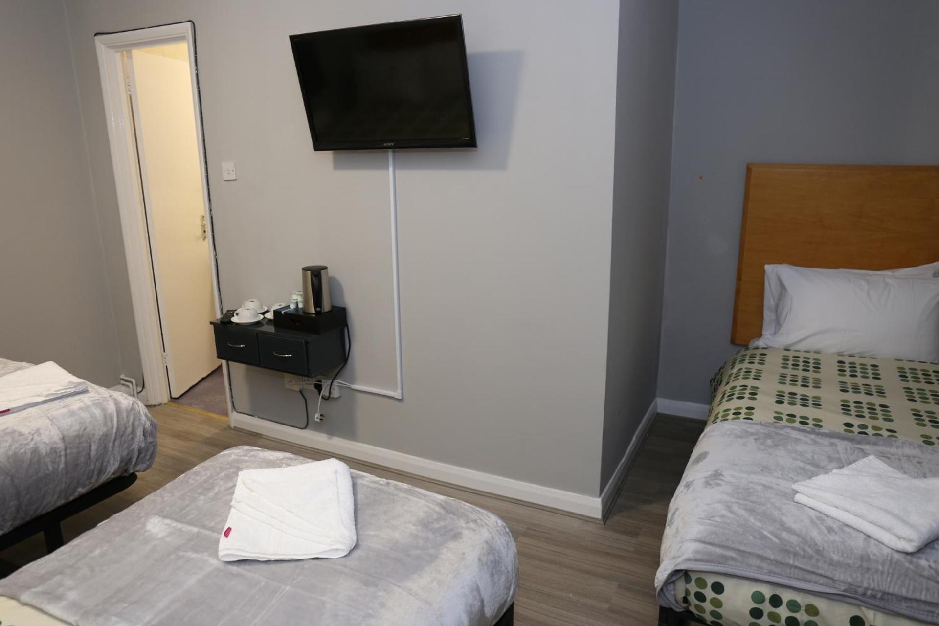 Communal lounge/ TV room