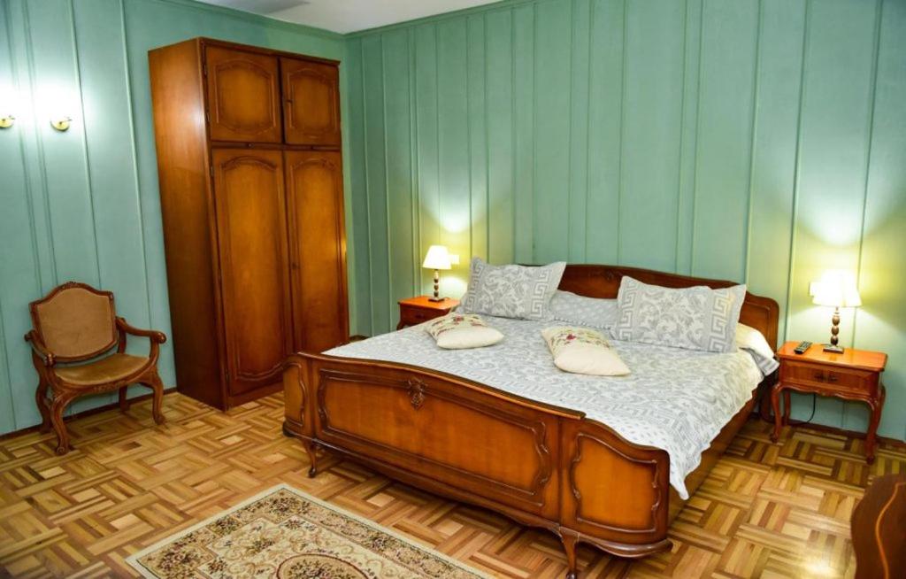 Former Ceausescu's Vila Crizantema