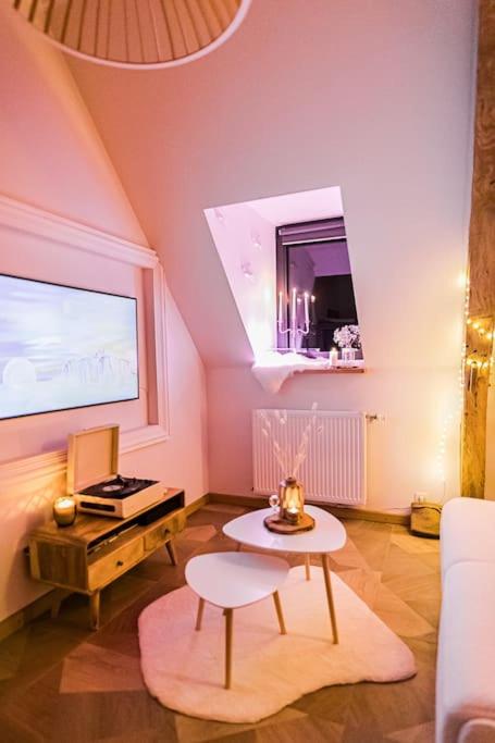 La Mezzanine de l'Etoile suite avec jacuzzi privé