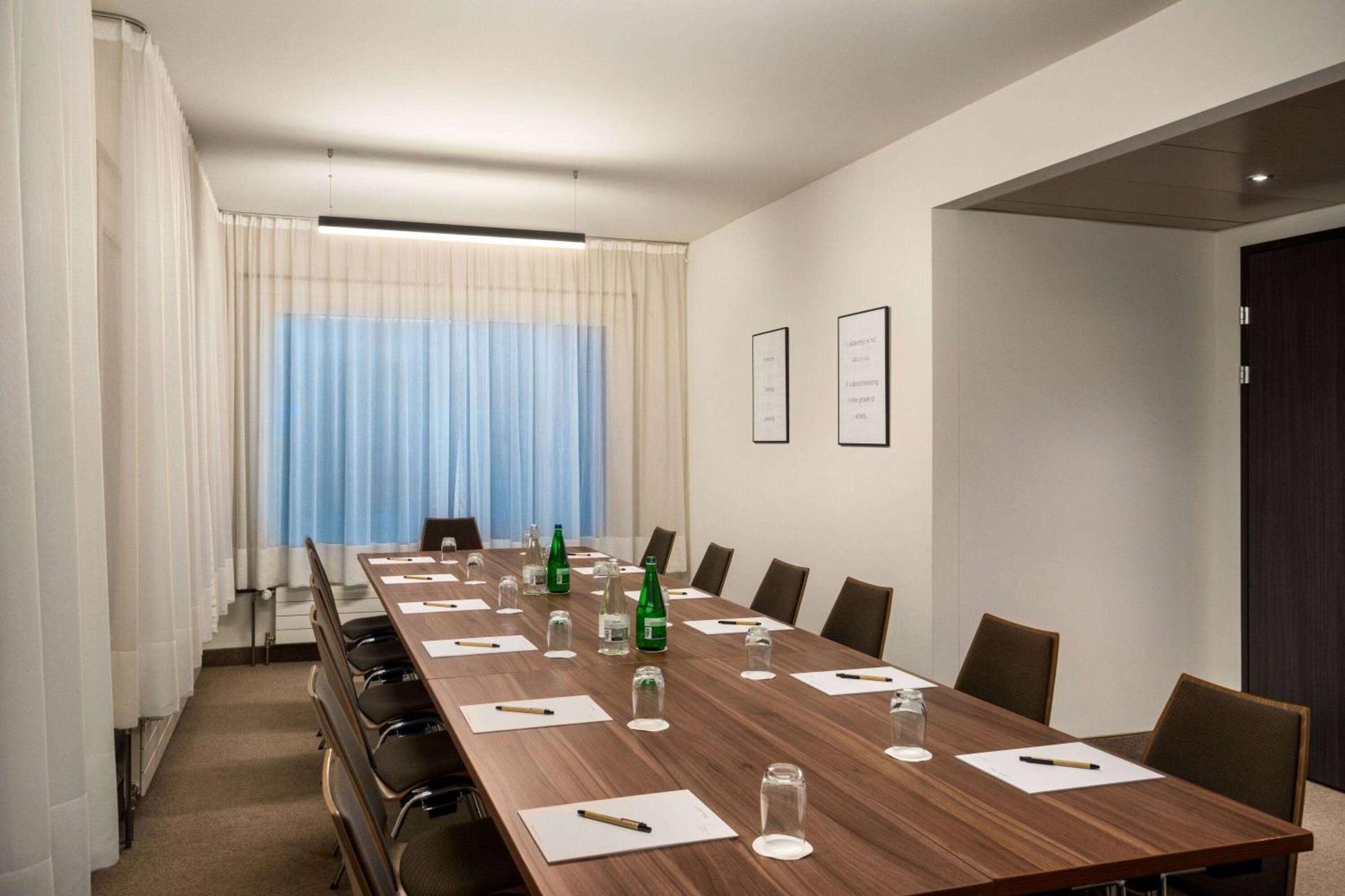 Meeting/conference room