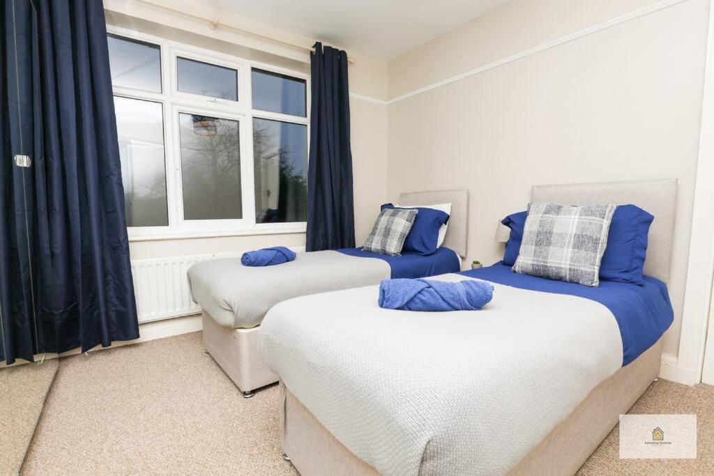 Modern 4-Bedroom 2-Bathroom with Off Road Parking in Great Sankey by Amazing Spaces Relocations Ltd