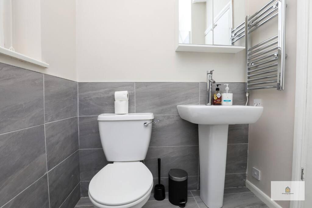 Modern 4-Bedroom 2-Bathroom with Off Road Parking in Great Sankey by Amazing Spaces Relocations Ltd