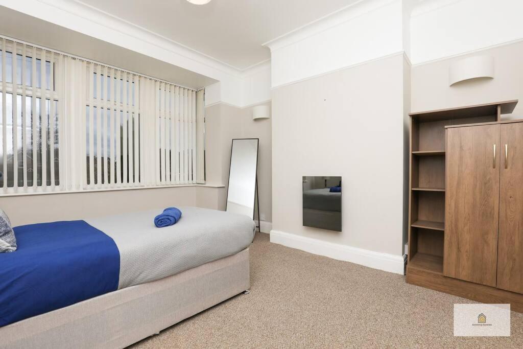 Modern 4-Bedroom 2-Bathroom with Off Road Parking in Great Sankey by Amazing Spaces Relocations Ltd