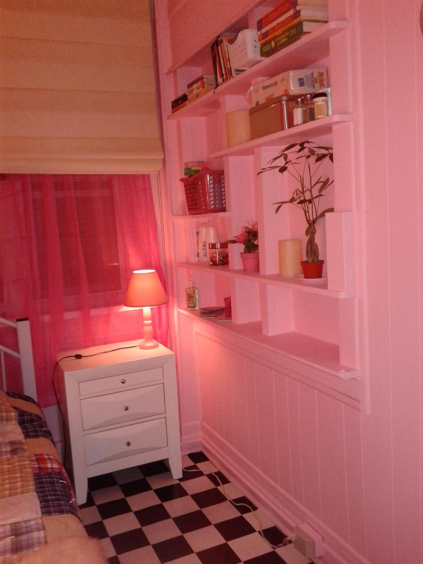 Men House JFK Airport