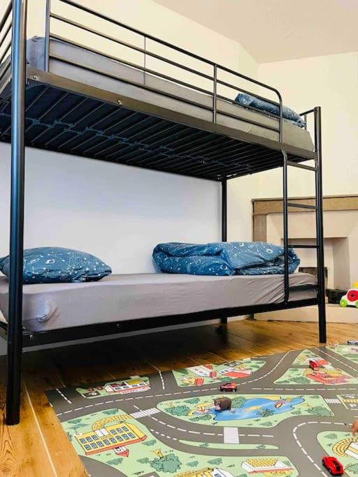 Agréable maison de village avec balcon