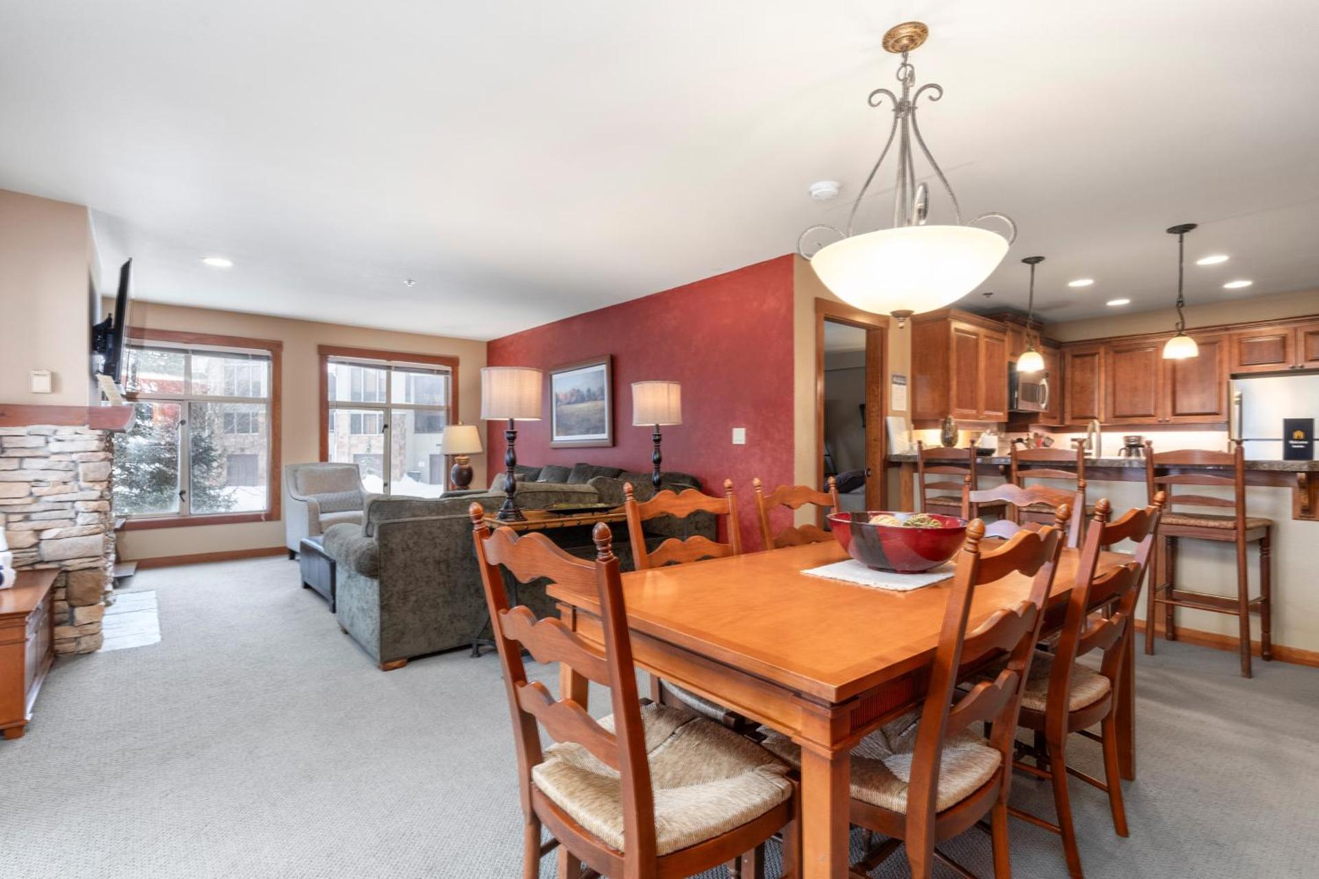 Powderhorn Lodge 210: Blazing Star Suite