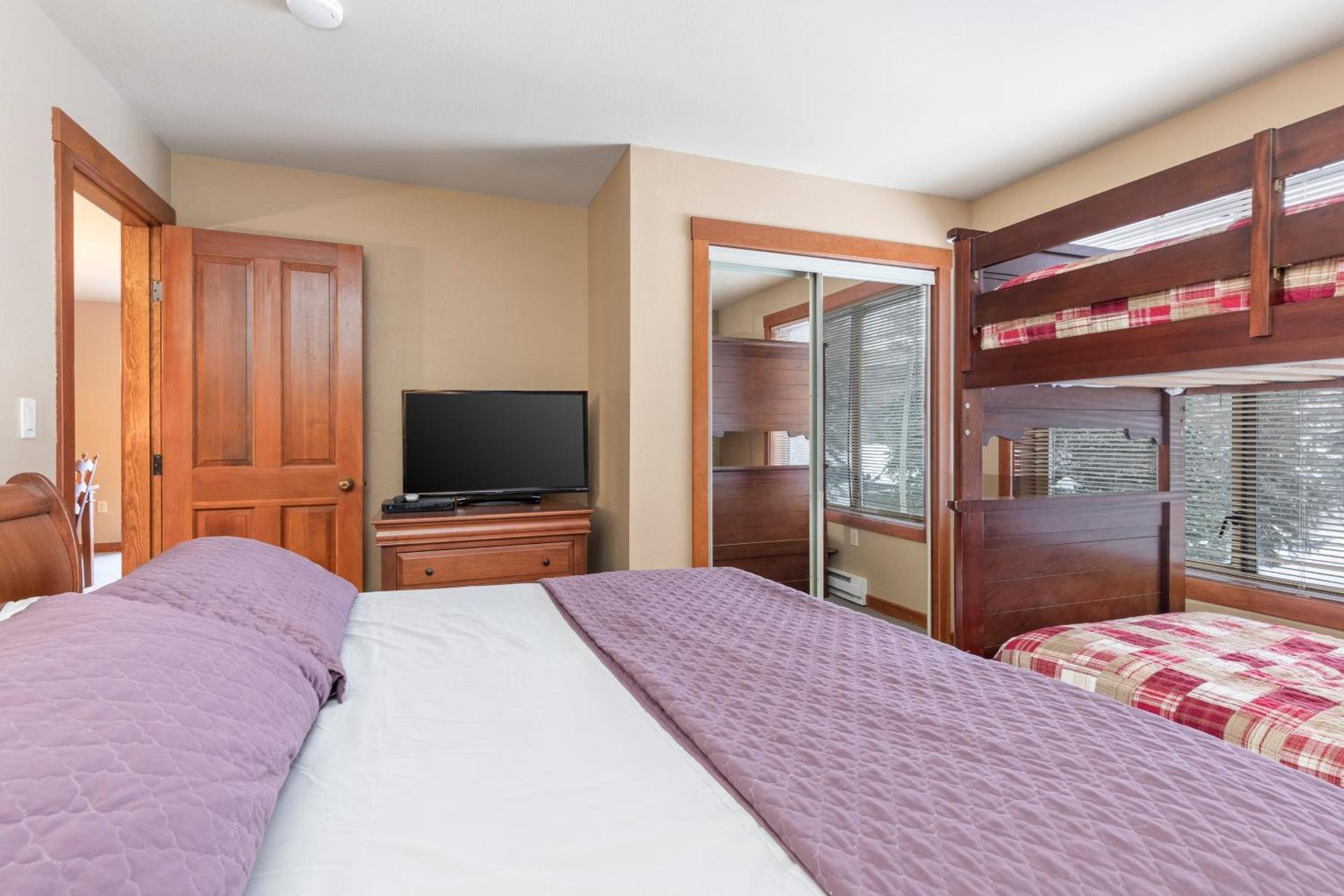 Powderhorn Lodge 210: Blazing Star Suite