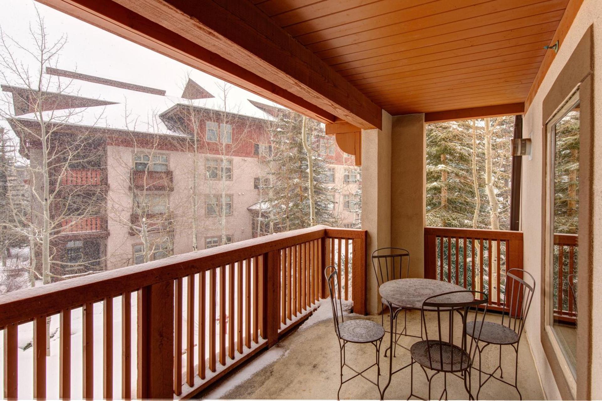 Powderhorn Lodge 210: Blazing Star Suite